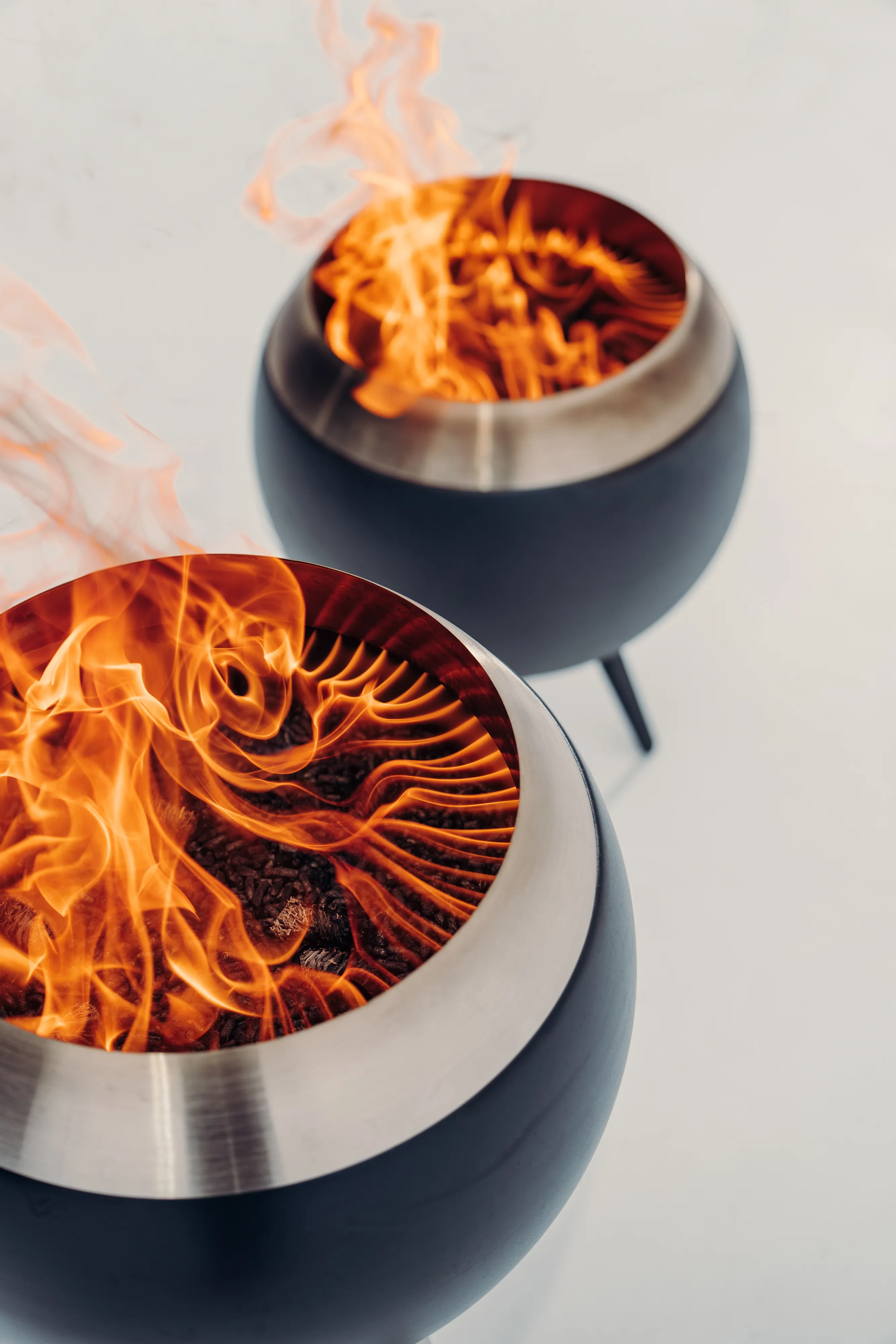 MOON 45 Feuerschale mit hohem Fu&szlig;